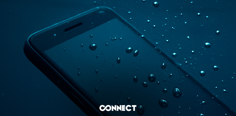Celular caiu na água: É possível recuperar? Celular caiu na água: É possível recuperar?